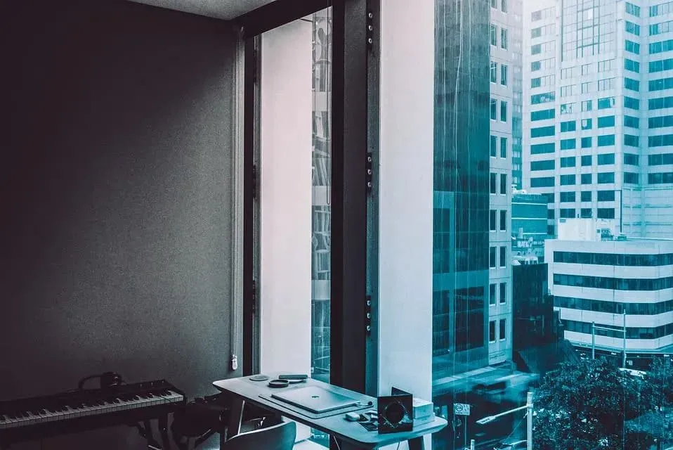 ¿Cómo son los despachos de los CEOs más famosos del mundo?