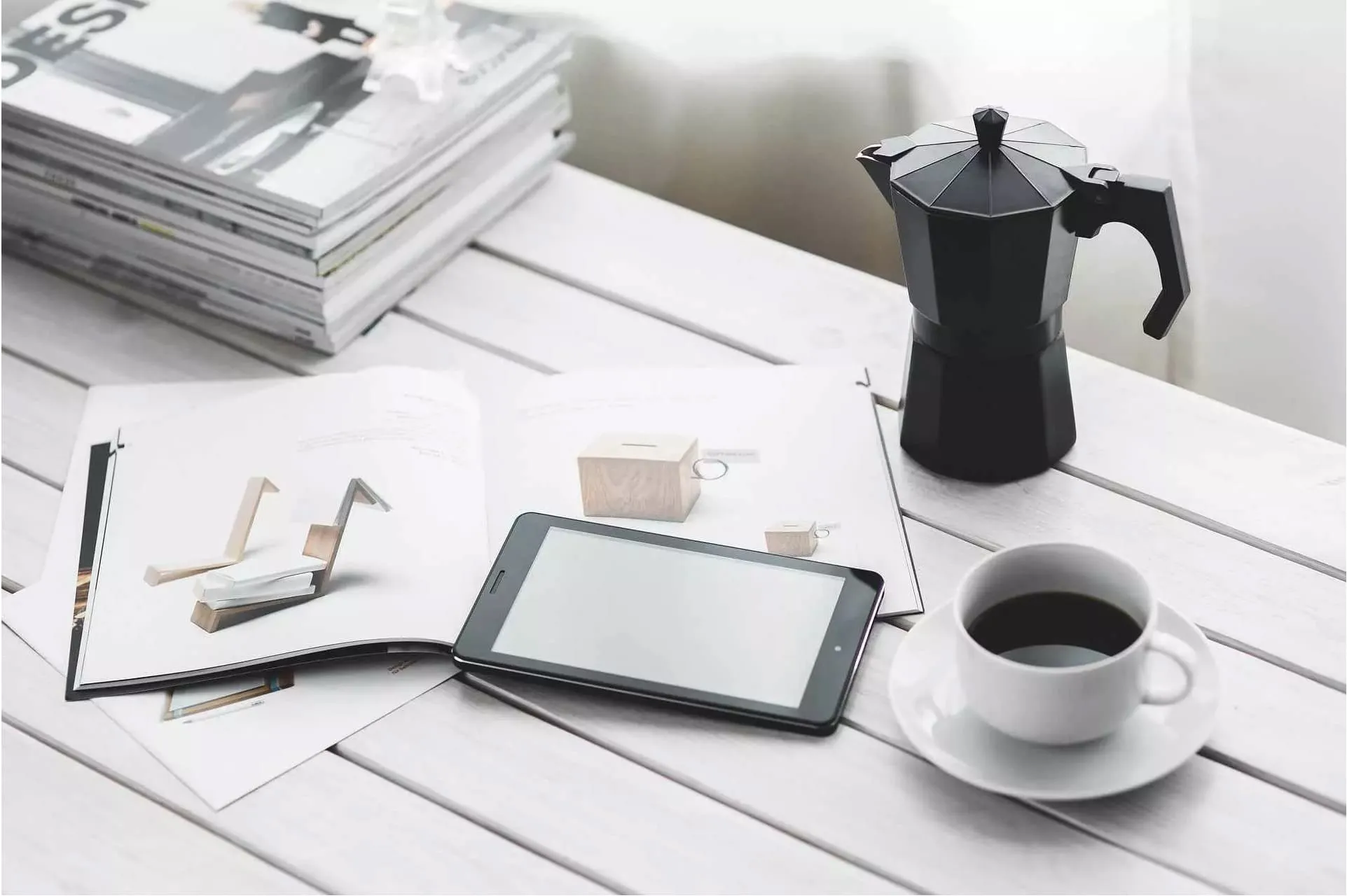 Oficinas blancas: 5 razones para decorar tu oficina en blanco
