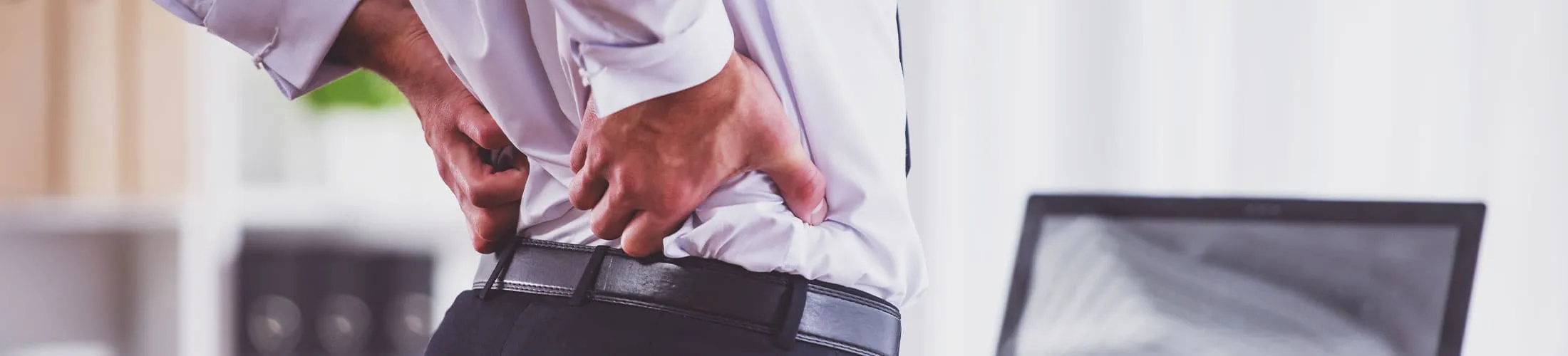 Dolor lumbar al levantarse o agacharse: Causas, prevenir y tratamiento